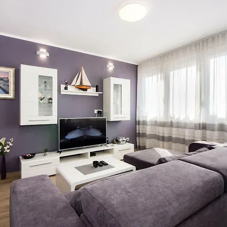 Deluxe Miro Apartment *