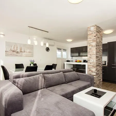 Deluxe Miro Сплит