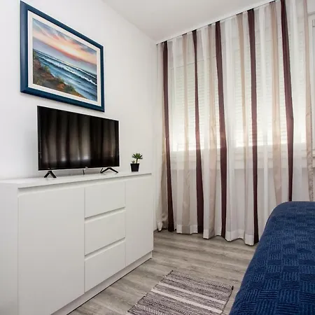 Deluxe Miro Apartament *