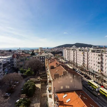 Deluxe Miro * Σπλιτ