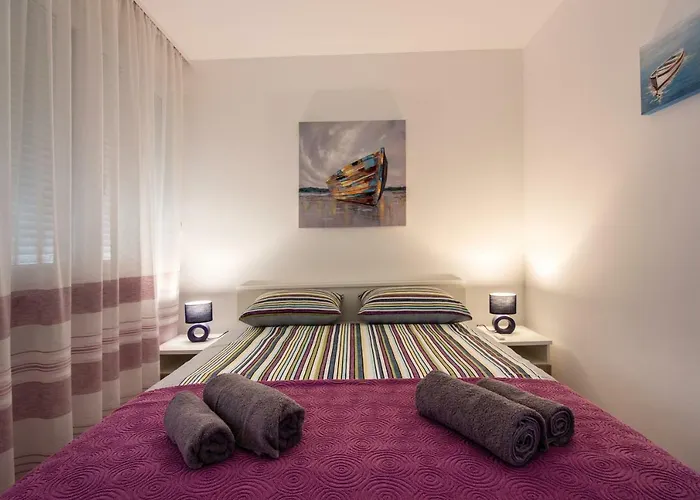 Deluxe Miro ספליט