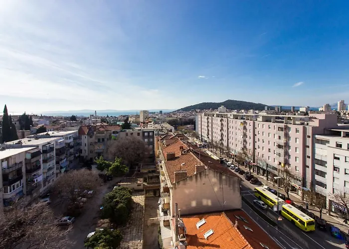 Deluxe Miro * ספליט