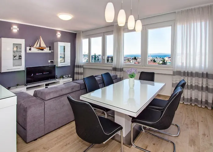 Deluxe Miro ספליט