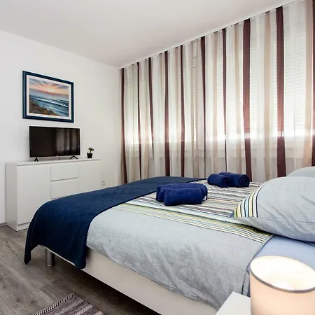 Deluxe Miro ספליט